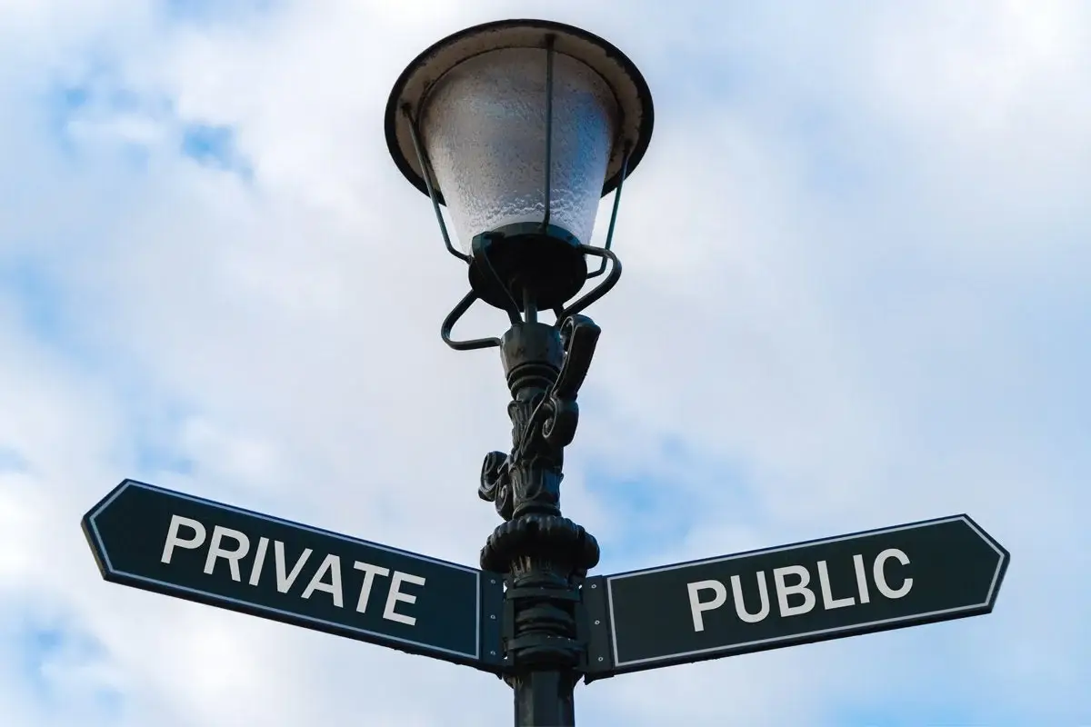 private_public_hybrid_cloud_technology_sign_100747994_large